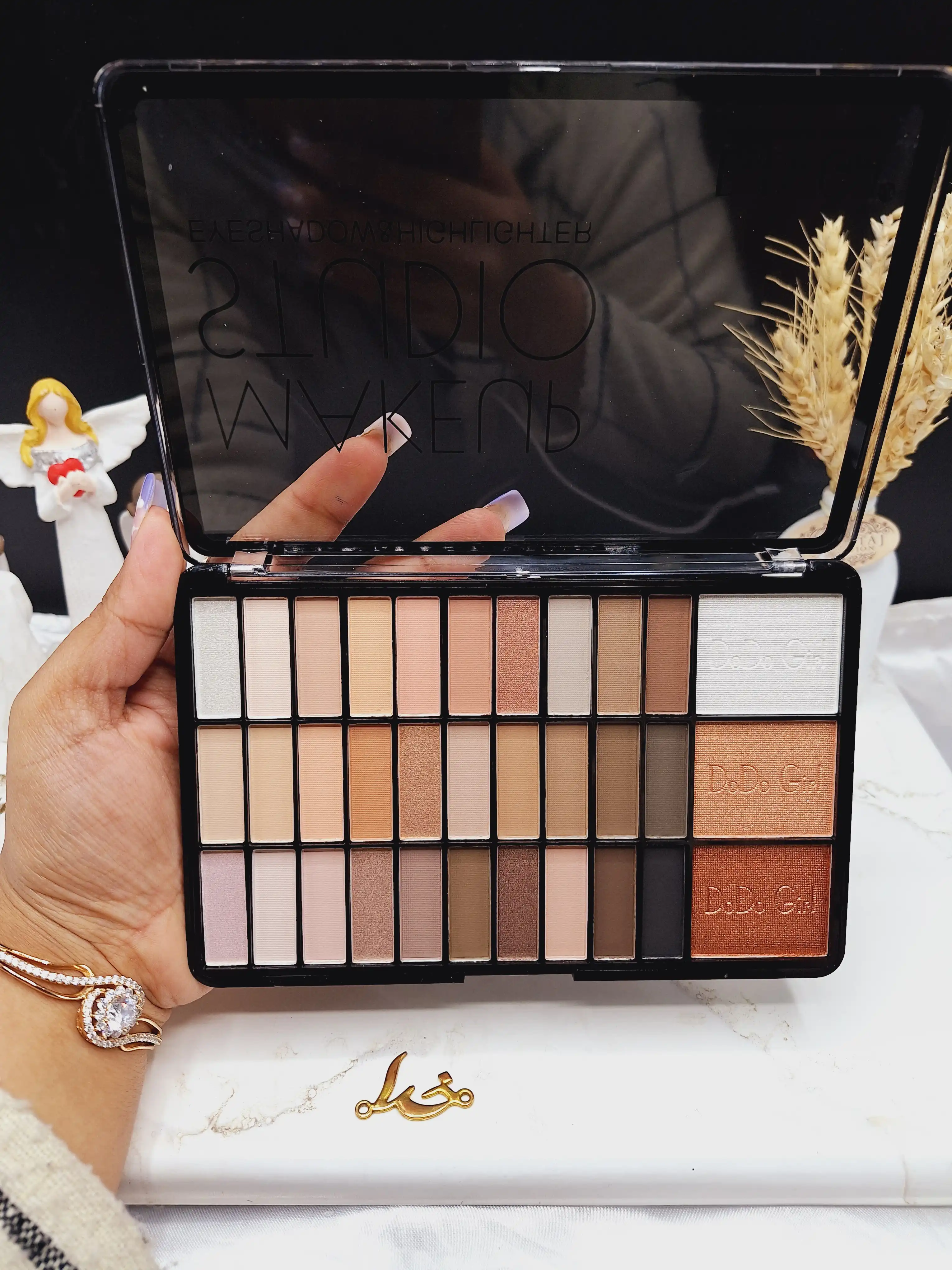 پالت حرفه ای میکاپ 33 رنگ Do Do Girl کد D 4047