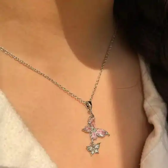 گردنبند جواهری پروانه ریزشی صورتی