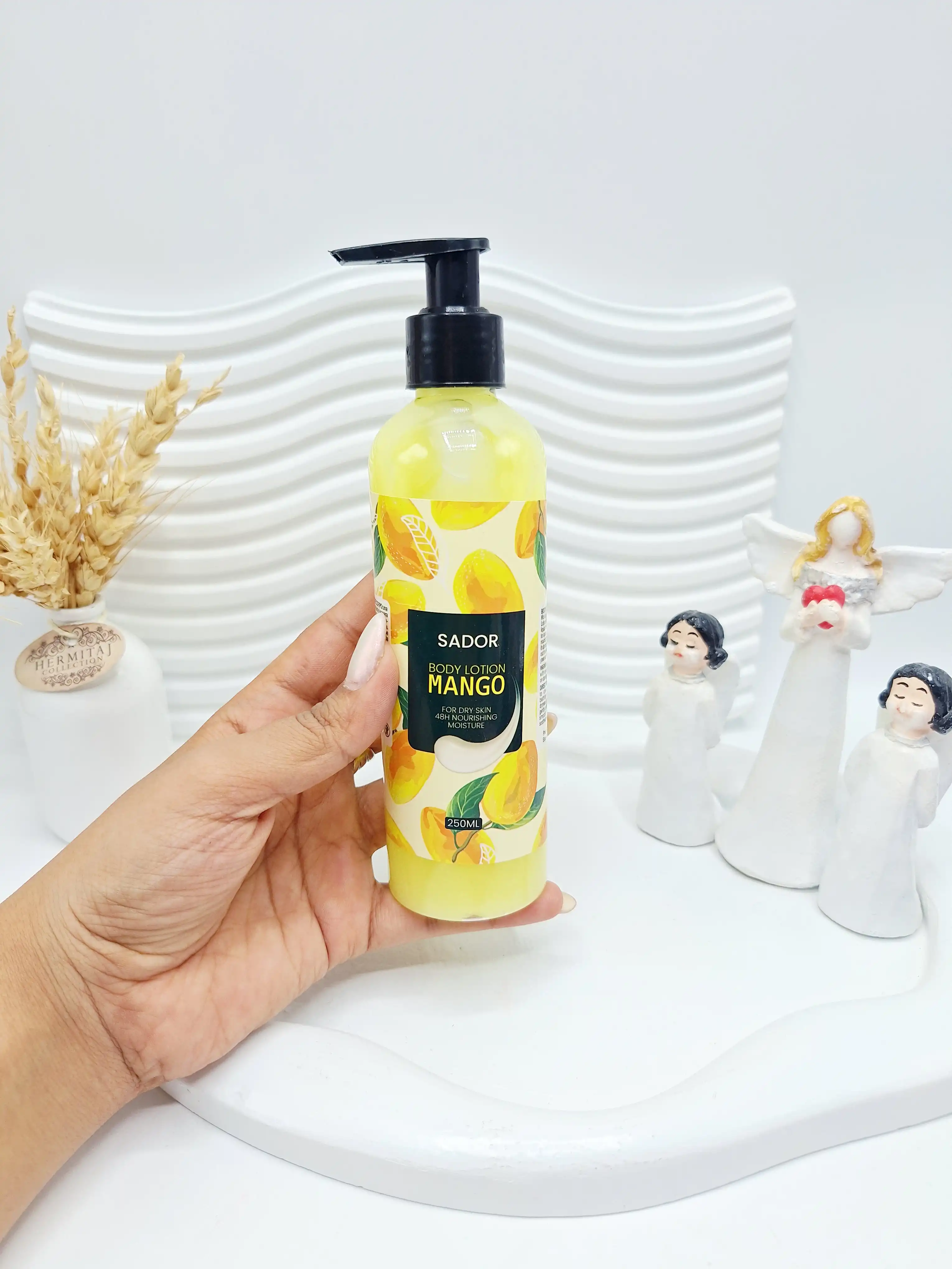 لوسیون خوشبو طرح انبه حجم 250 میل برند سادور